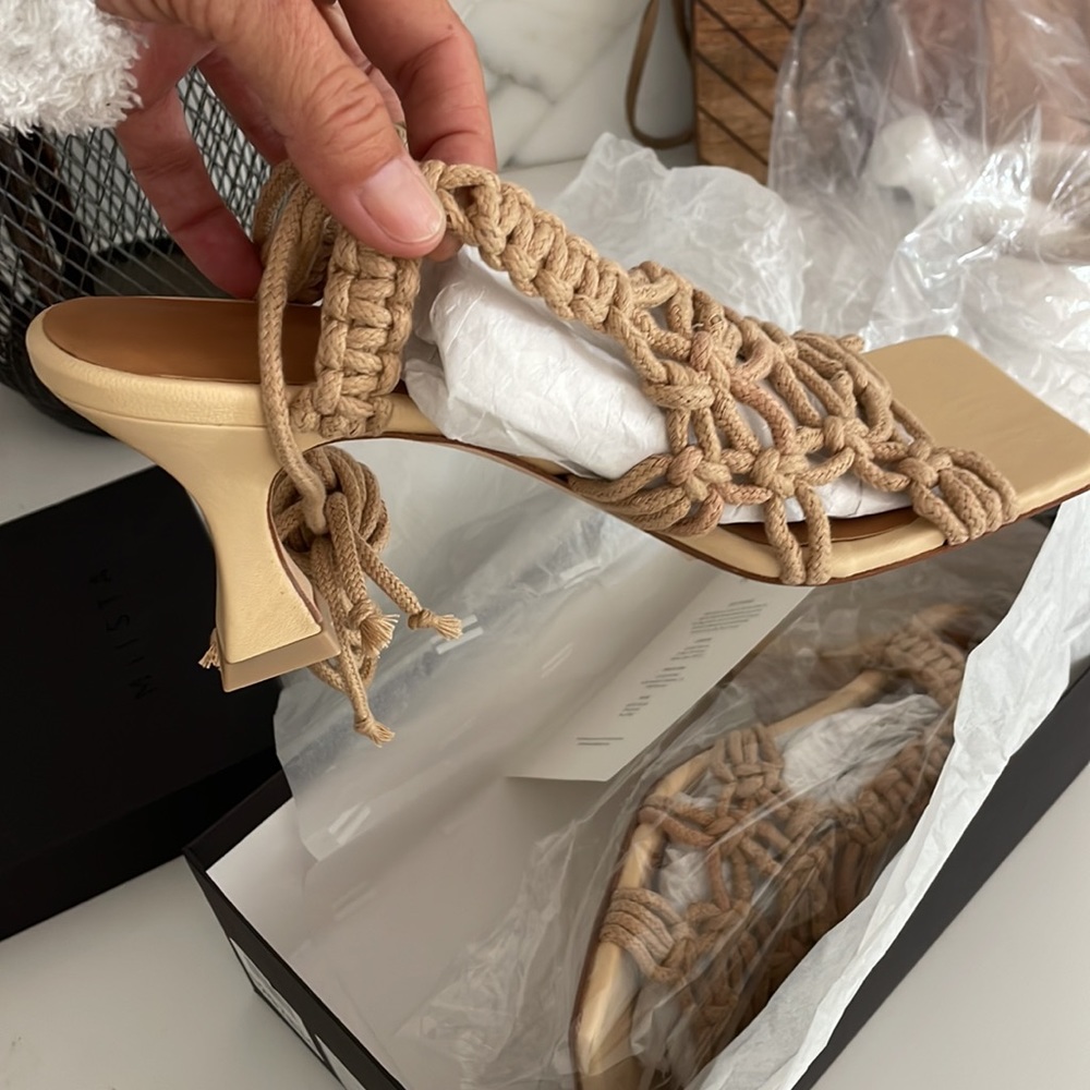 New! MIISTA ‘Braided Rope Ankle Tie’ Sandals - Picture 14 of 16